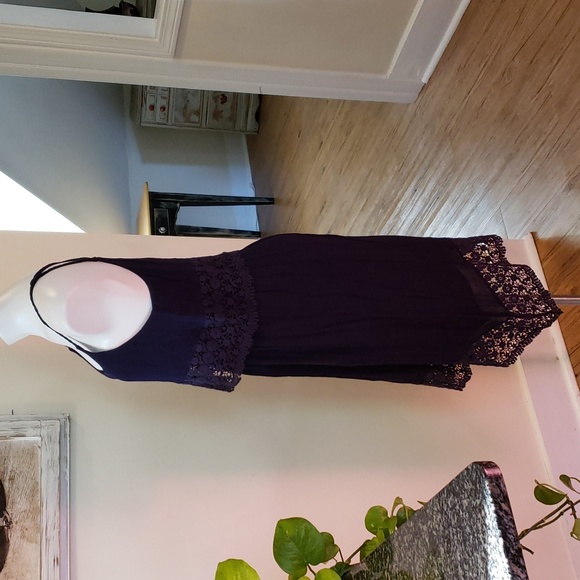 C Dress - Picture 4 of 9